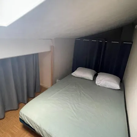 Petite Maison Avec Terrasse En Bord De *