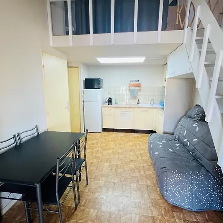 Petite Maison Avec Terrasse En Bord De Saint-Cyprien (Pyrenees-Orientales)