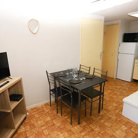 Petite Maison Avec Terrasse En Bord De Dom wakacyjny *