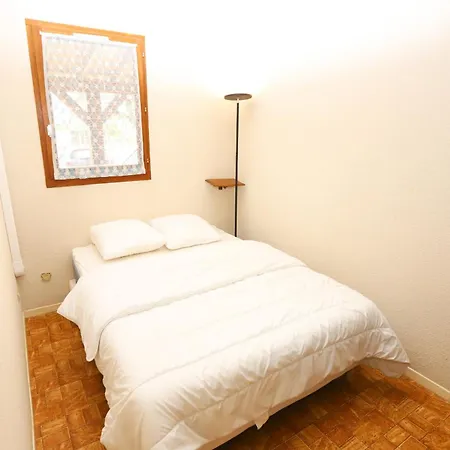Petite Maison Avec Terrasse En Bord De *