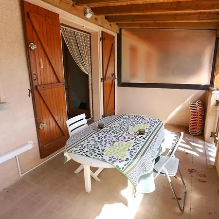 Petite Maison Avec Terrasse En Bord De Holiday home